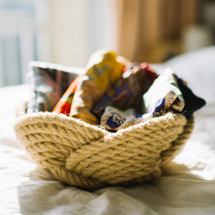 A quality hand made rope bowl, home decor, great gift ideas, jewellery and home decor shops, jute coloured rope bowls