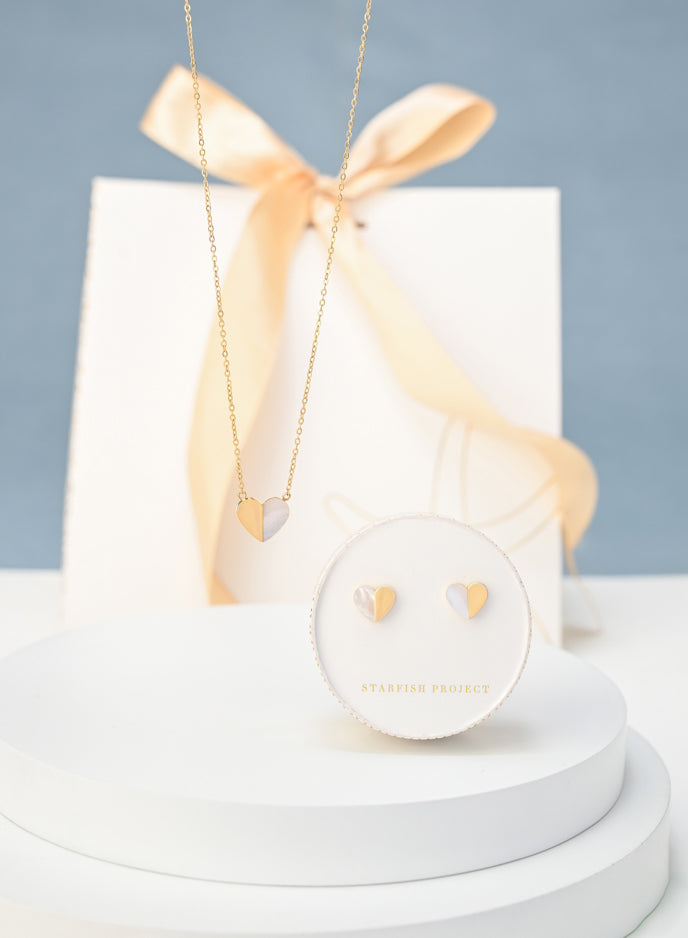 The Gift Hope Gift Set in Gold