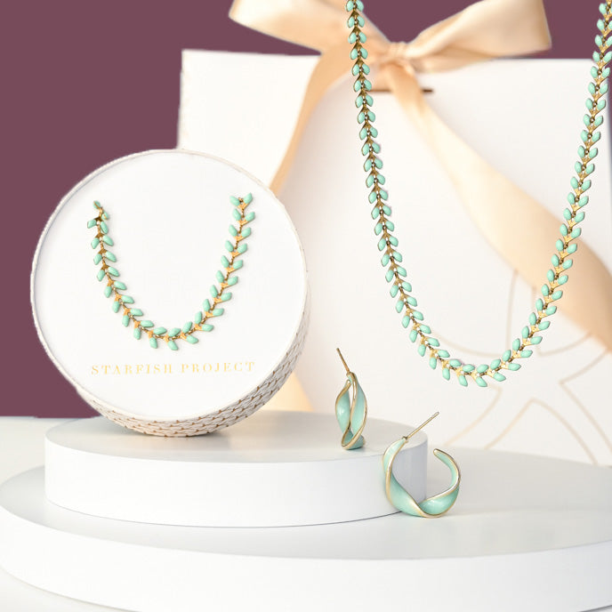 With a Twist Gift Set