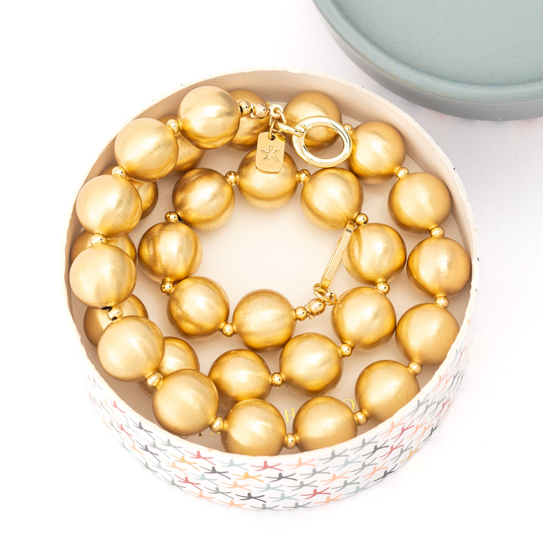 En Vogue Ball Necklace in Gold