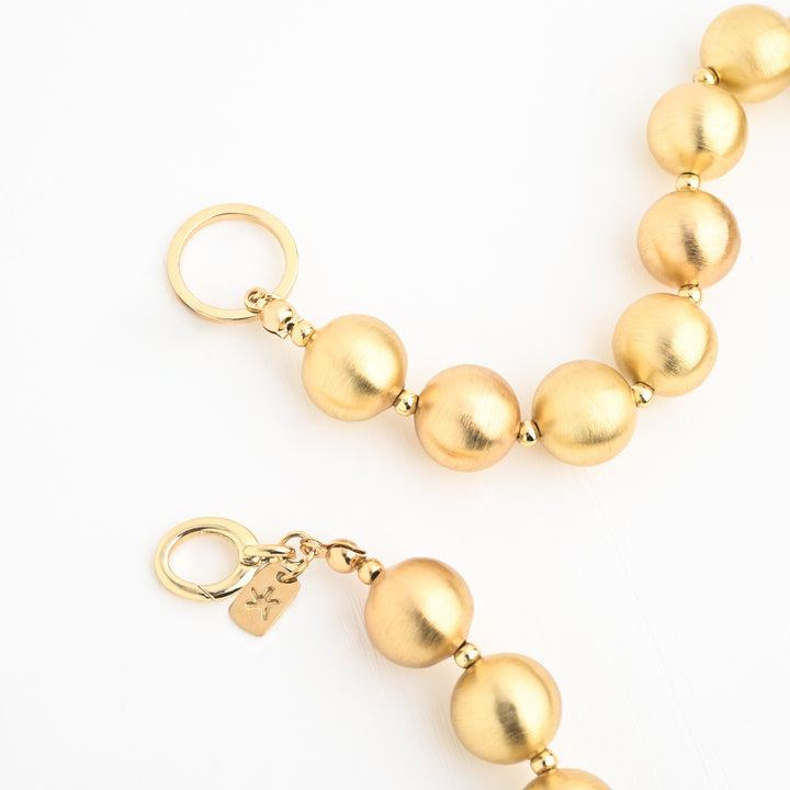 En Vogue Ball Necklace in Gold