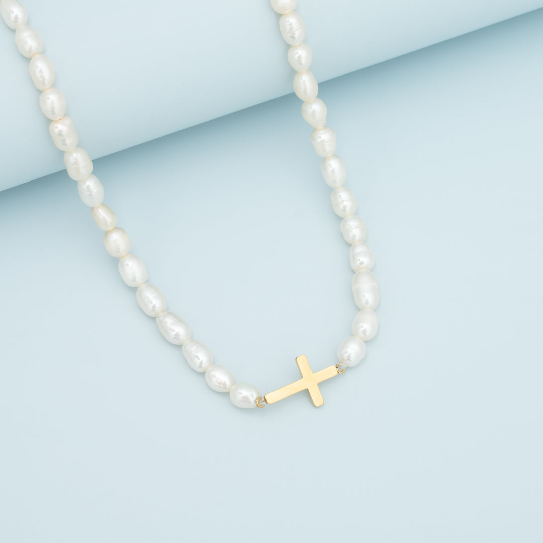 Faithful Pearl Necklace in Gold