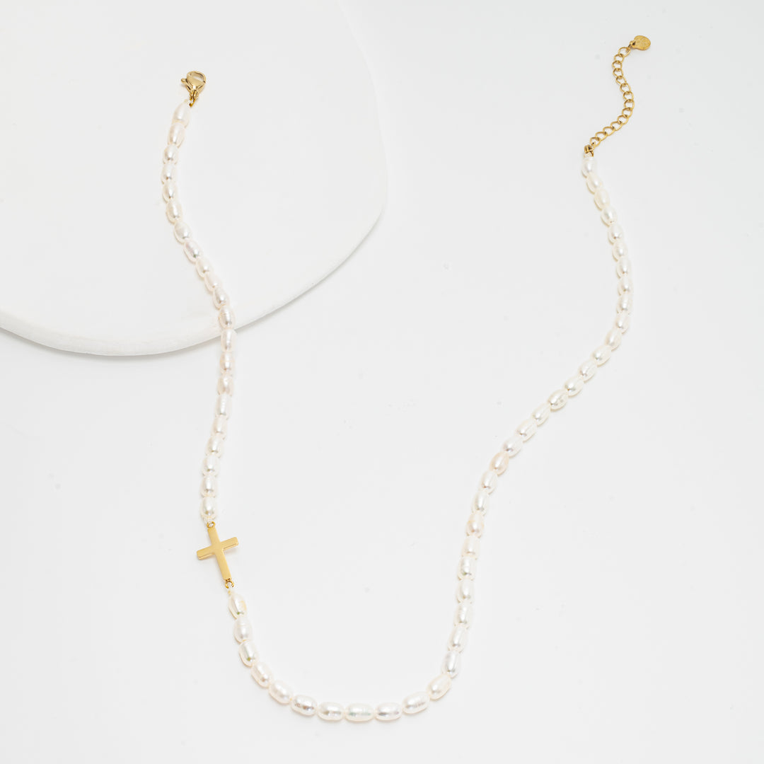 Faithful Pearl Necklace in Gold