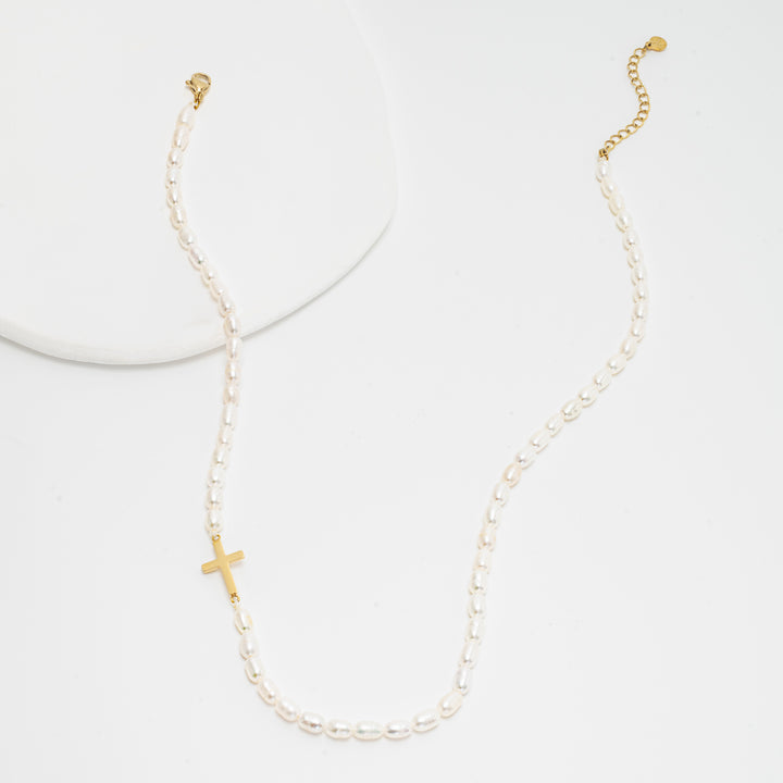Faithful Pearl Necklace in Gold