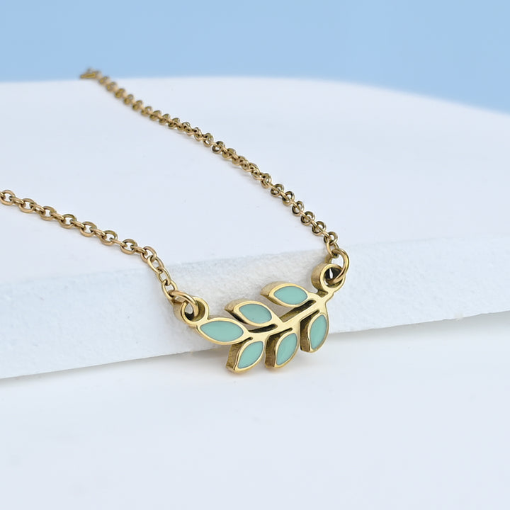 Rowen Leaf Necklace in Mint