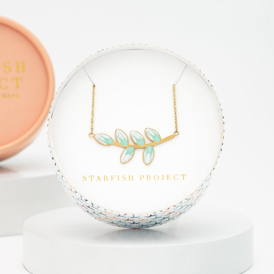 Hope Grows Necklace in Mint