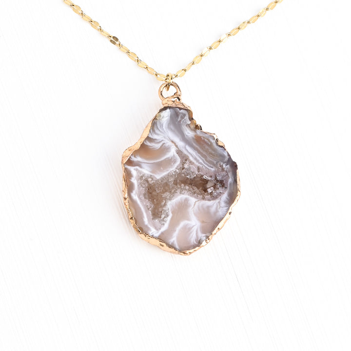 Natural Beauty Agate and Gold Necklace