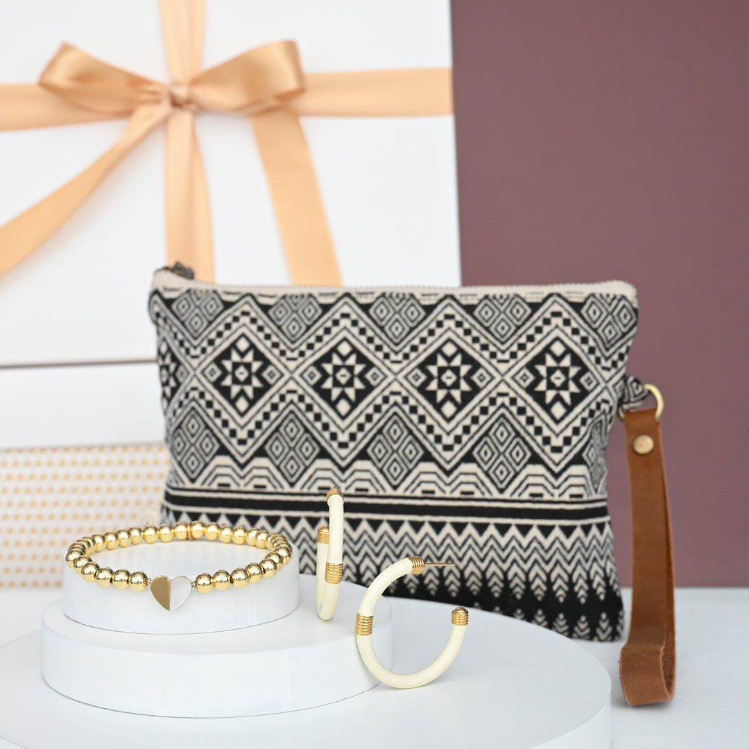 Amara Wristlet in Charcoal